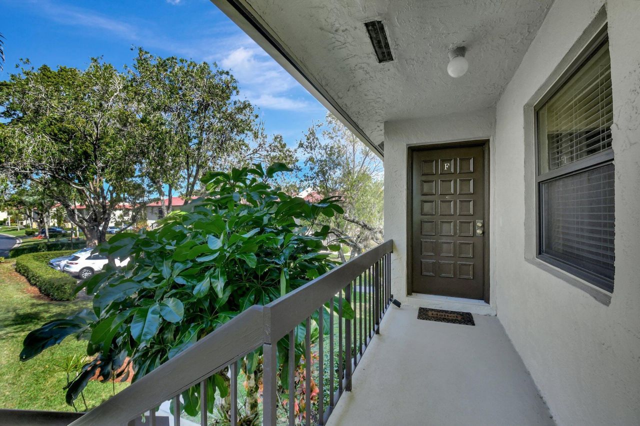 21219 Lago Circle, Unit F, Boca Raton, FL 33433 Photo