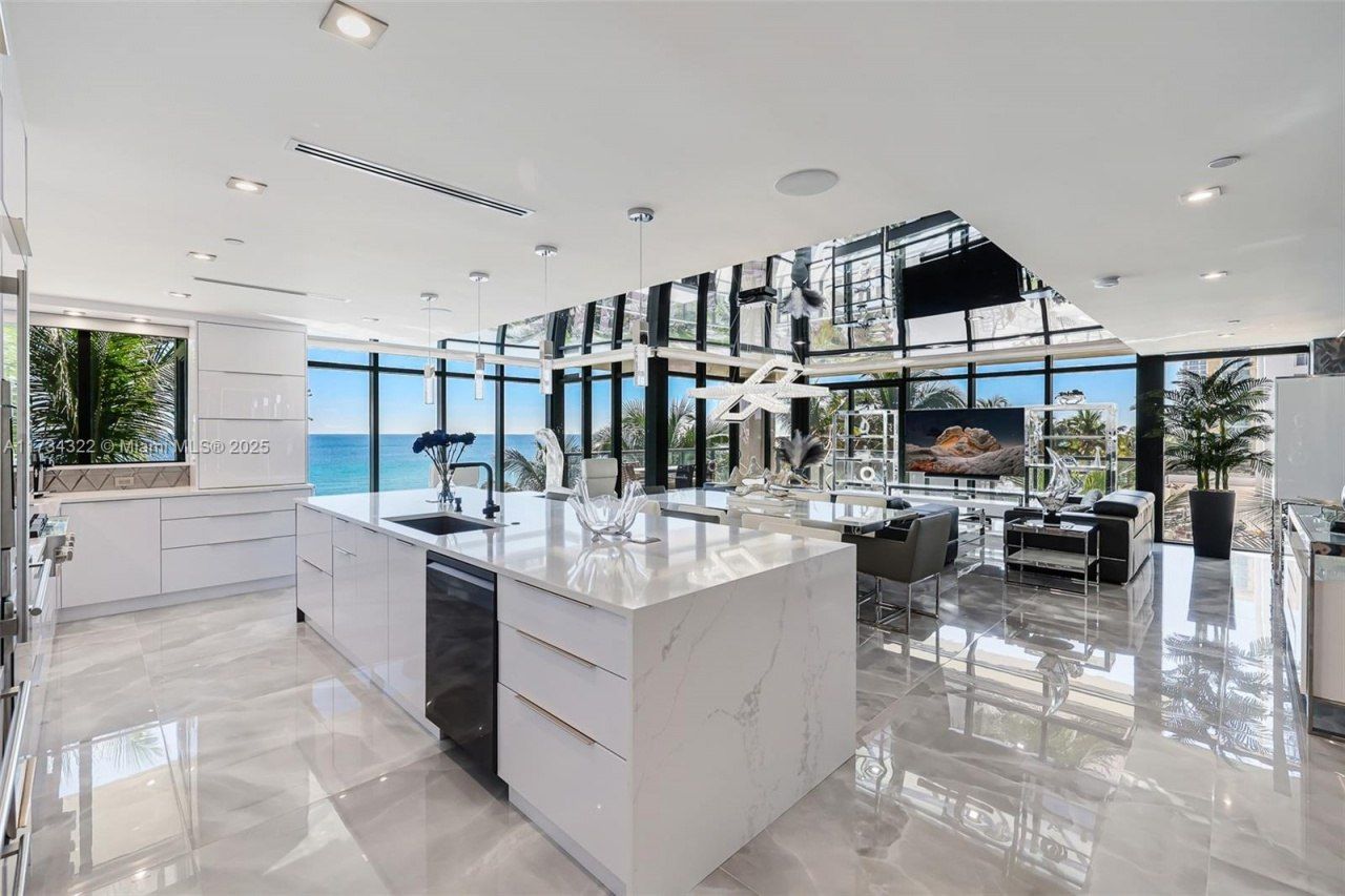 2205 S Surf Rd, Unit 4A, Hollywood, FL 33019 Photo