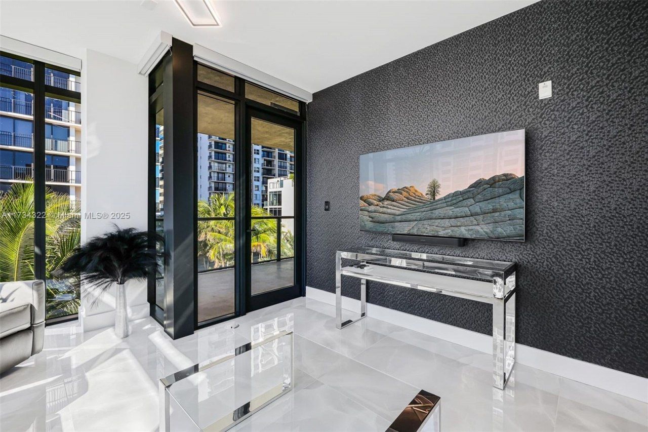 2205 S Surf Rd, Unit 4A, Hollywood, FL 33019 Photo