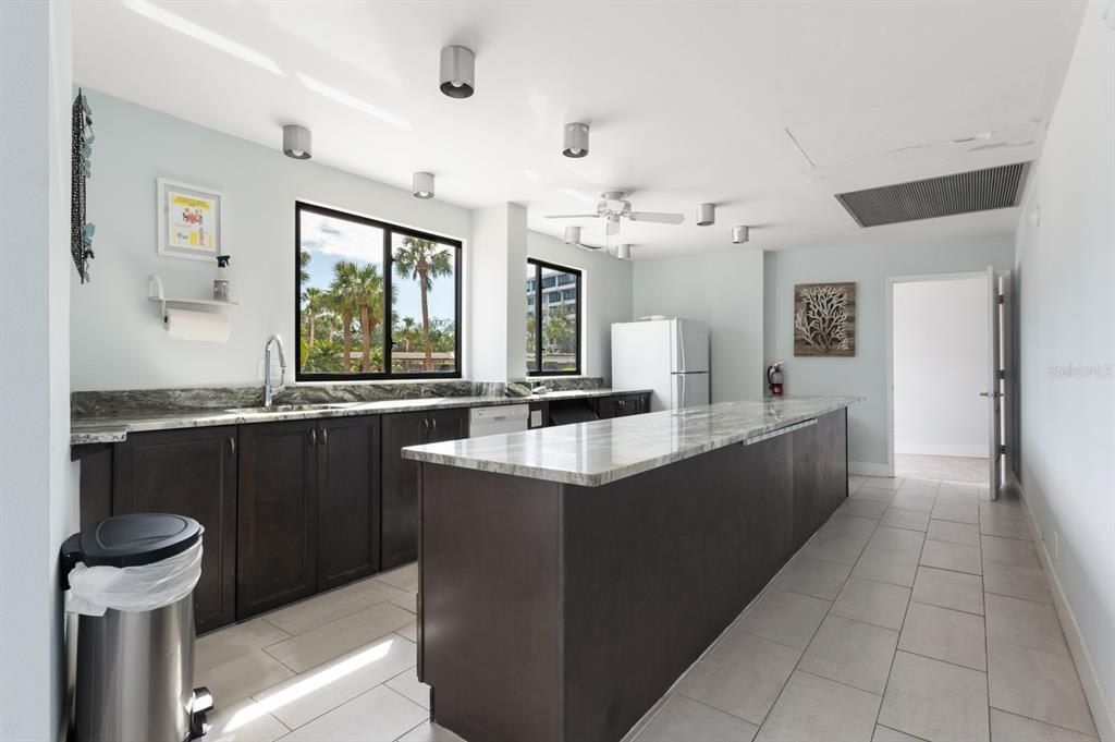 5855 Midnight Pass Road, Unit 520, Sarasota, FL 34242 Photo