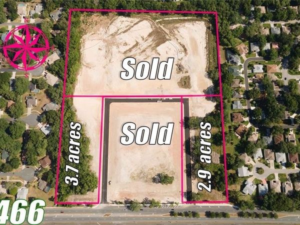 1135 HWY 466, LADY LAKE, FL 32159