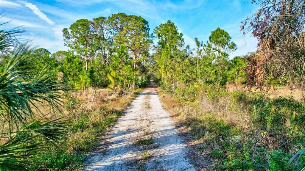 8330 Linger Lodge Road, Bradenton, FL 34202 Photo