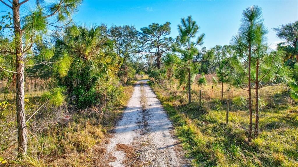 8330 Linger Lodge Road, Bradenton, FL 34202 Photo