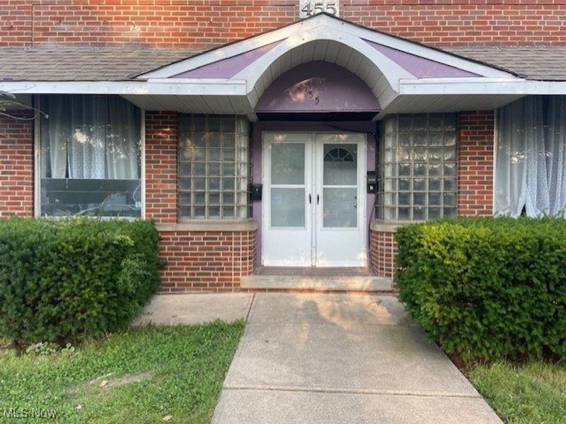 455 E 200th Street, Unit B, Euclid, OH 44119 Photo 1