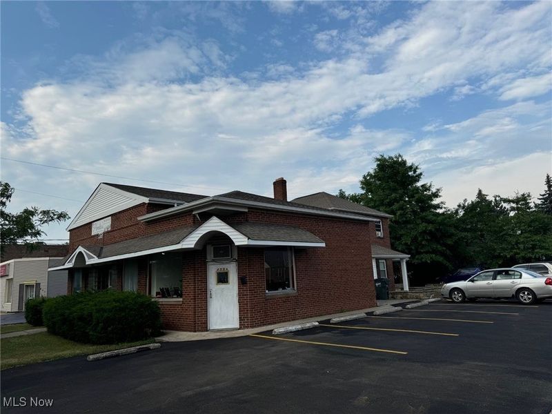 455 E 200th Street, Unit B, Euclid, OH 44119 Photo 8