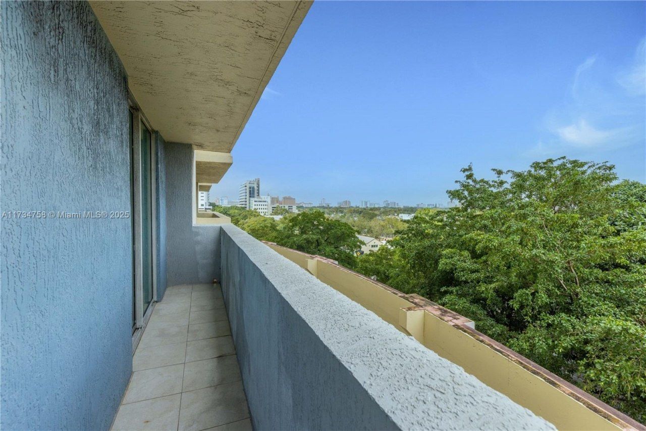 3000 Coral Way, Unit 513, Miami, FL 33145 Photo