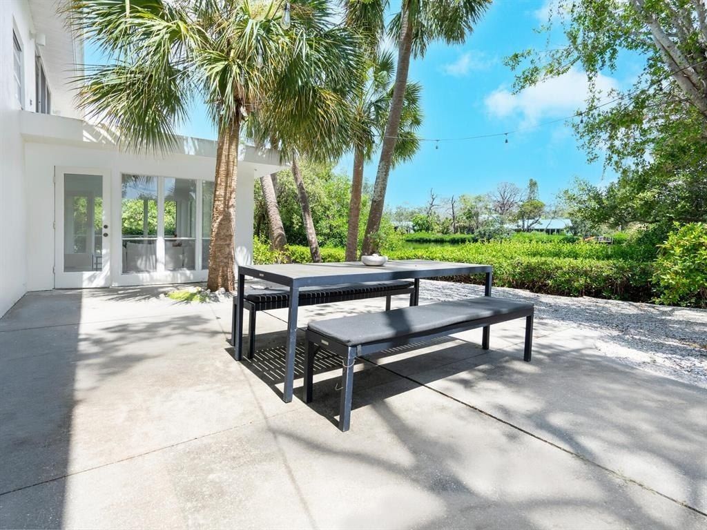 7665 Sanderling Road, Sarasota, FL 34242 Photo