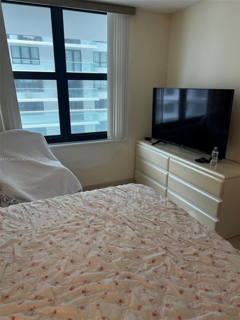 9801 Collins Ave, Unit 17J, Bal Harbour, FL 33154 Photo