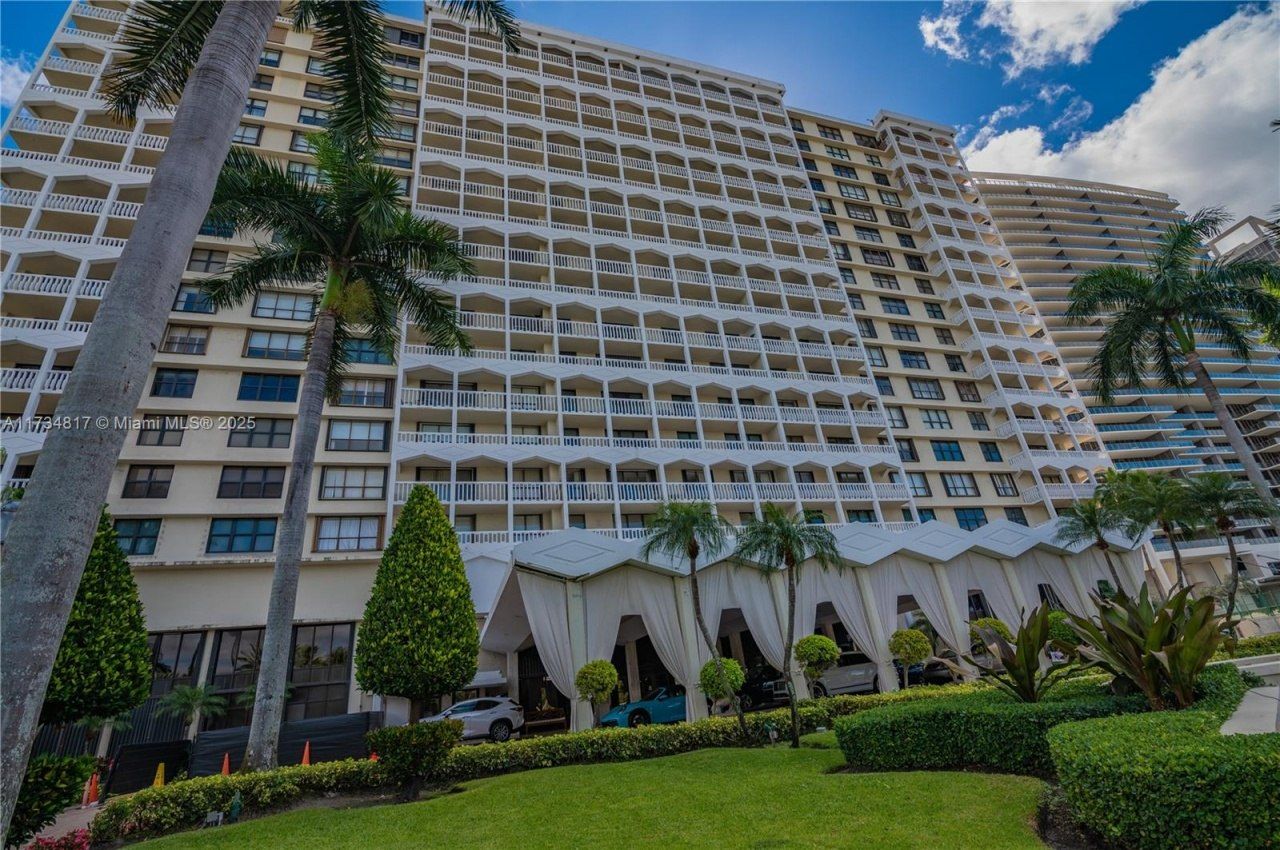 9801 Collins Ave, Unit 17J, Bal Harbour, FL 33154 Photo