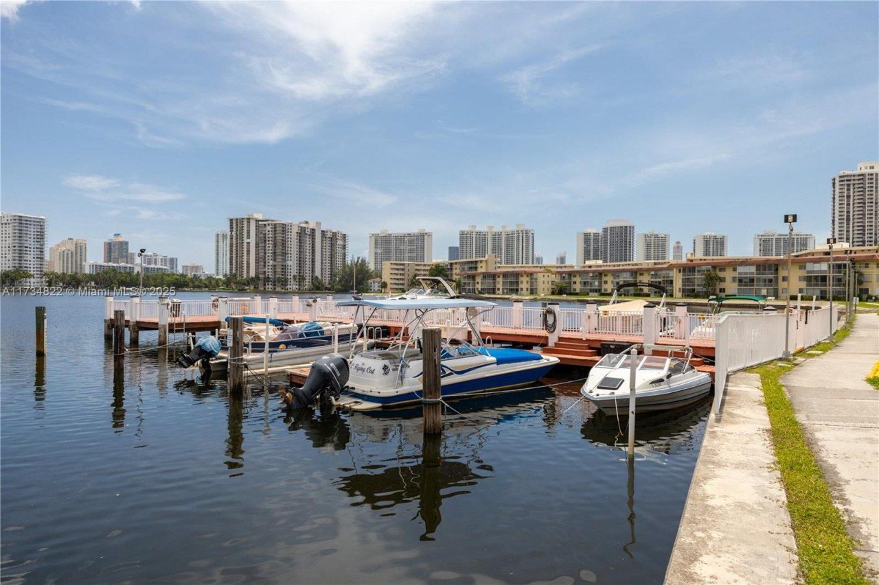 2930 Point East Dr, Unit E109, Aventura, FL 33160 Photo