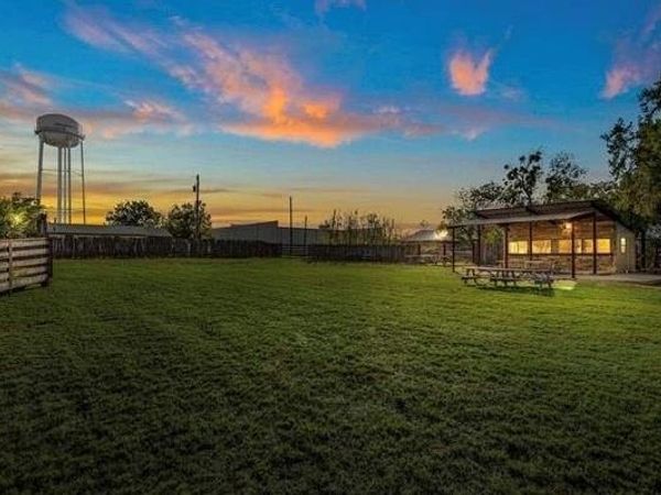 305 Sycamore, Archer City, TX 76351