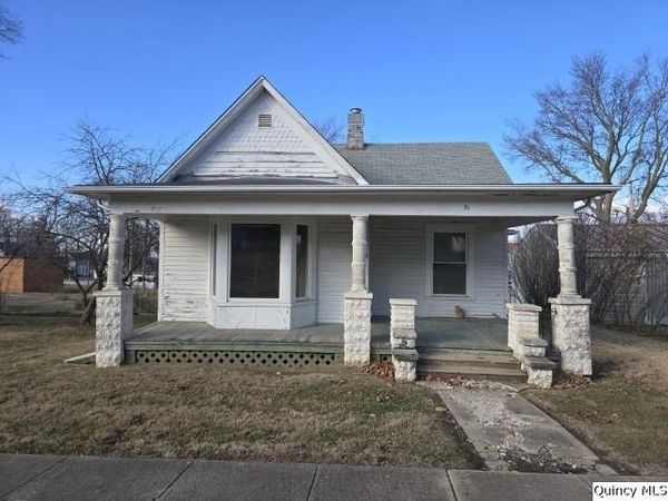 51 W 4th Street, Dallas City, IL 62330