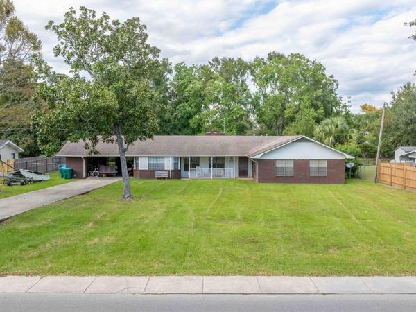 1419 Porter Avenue, Ocean Springs, MS 39564