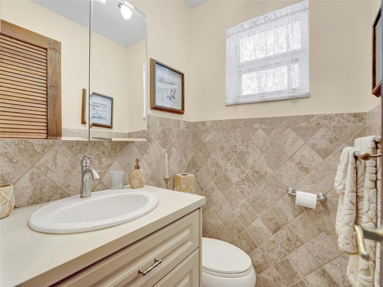 2600 Diana Dr, Unit 105, Hallandale Beach, FL 33009 Photo