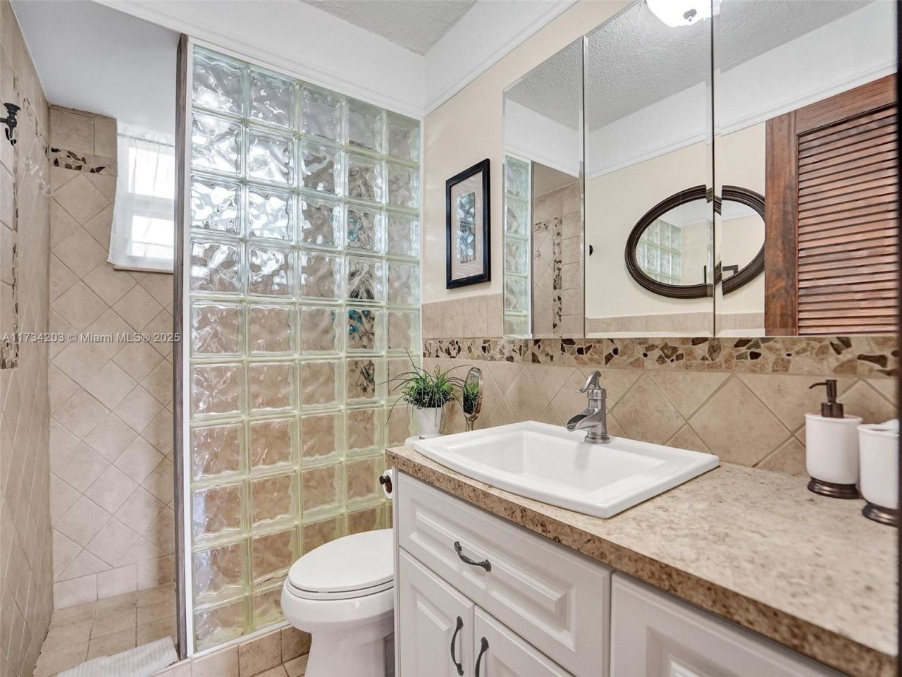 2600 Diana Dr, Unit 105, Hallandale Beach, FL 33009 Photo