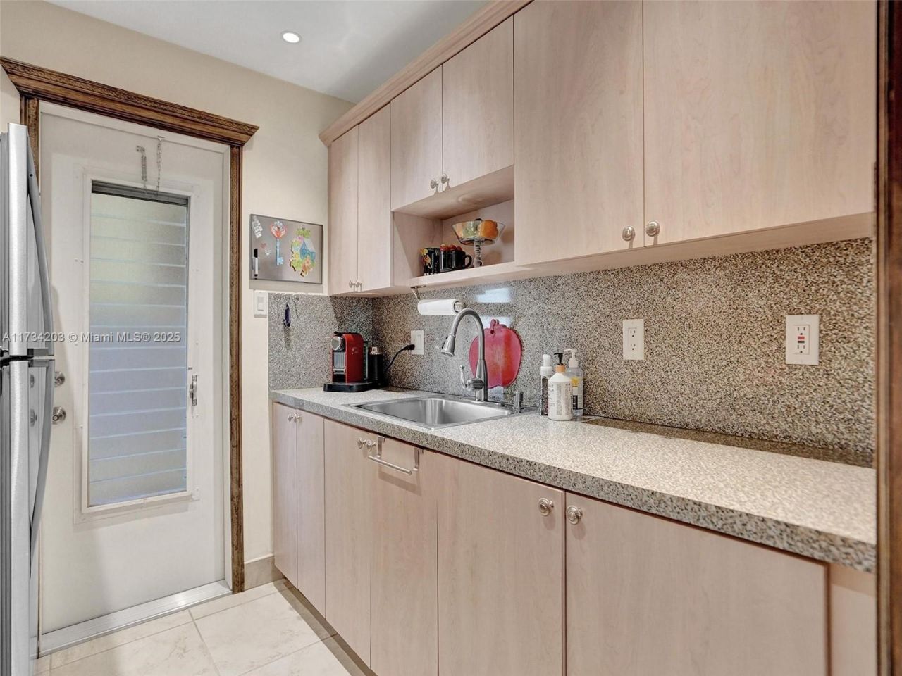 2600 Diana Dr, Unit 105, Hallandale Beach, FL 33009 Photo