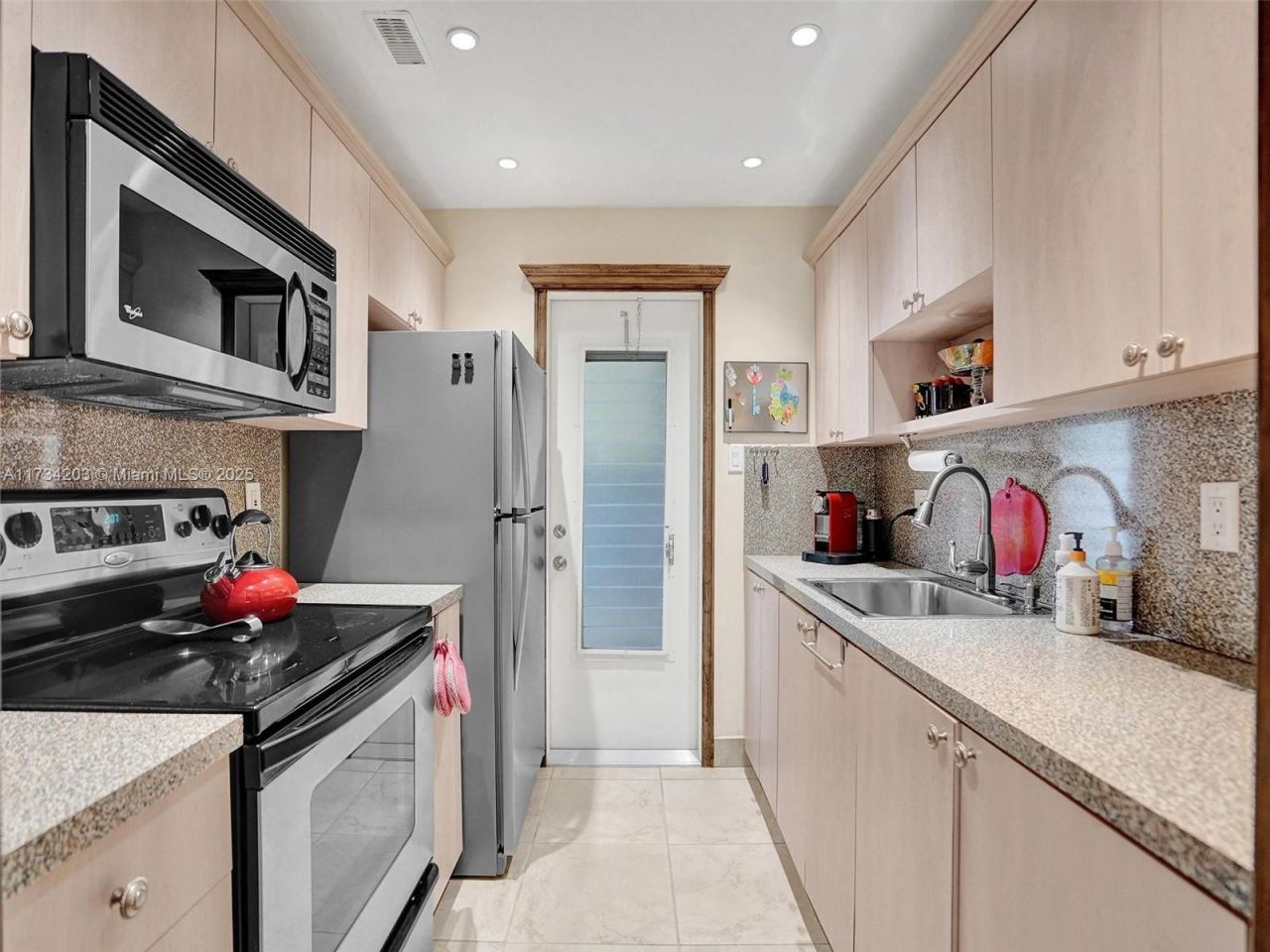 2600 Diana Dr, Unit 105, Hallandale Beach, FL 33009 Photo