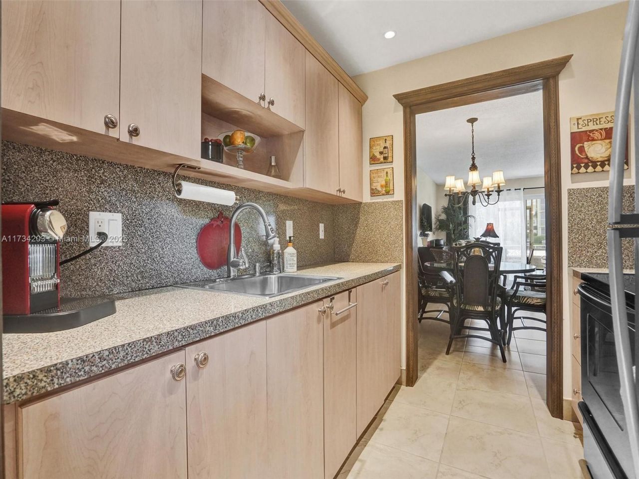 2600 Diana Dr, Unit 105, Hallandale Beach, FL 33009 Photo