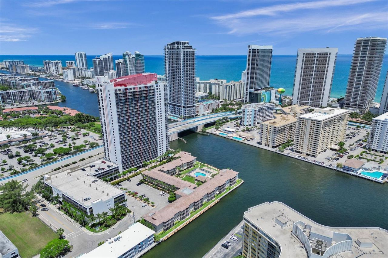 2600 Diana Dr, Unit 105, Hallandale Beach, FL 33009 Photo