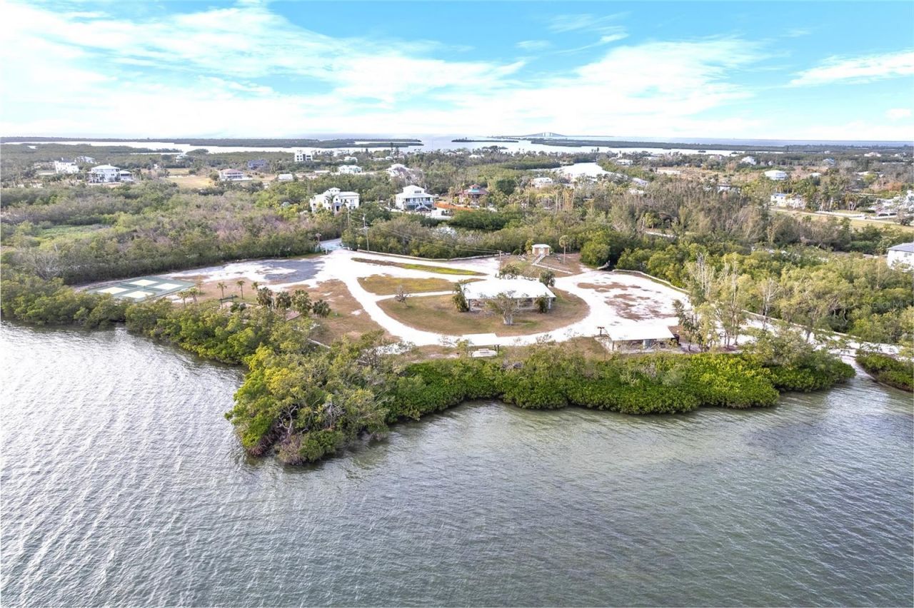 724 Bayshore Drive, Terra Ceia, FL 34250 Photo