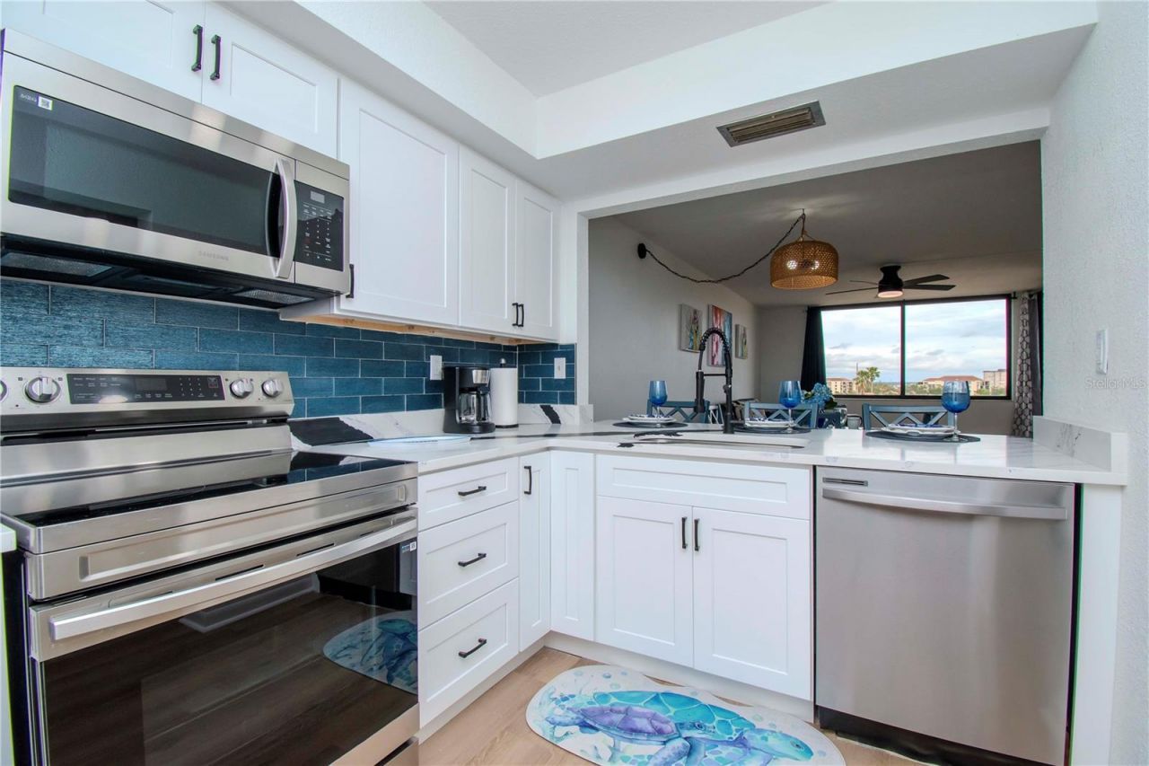 6361 Bahia Del Mar Boulevard, Unit 605, Saint Petersburg, FL 33715 Photo