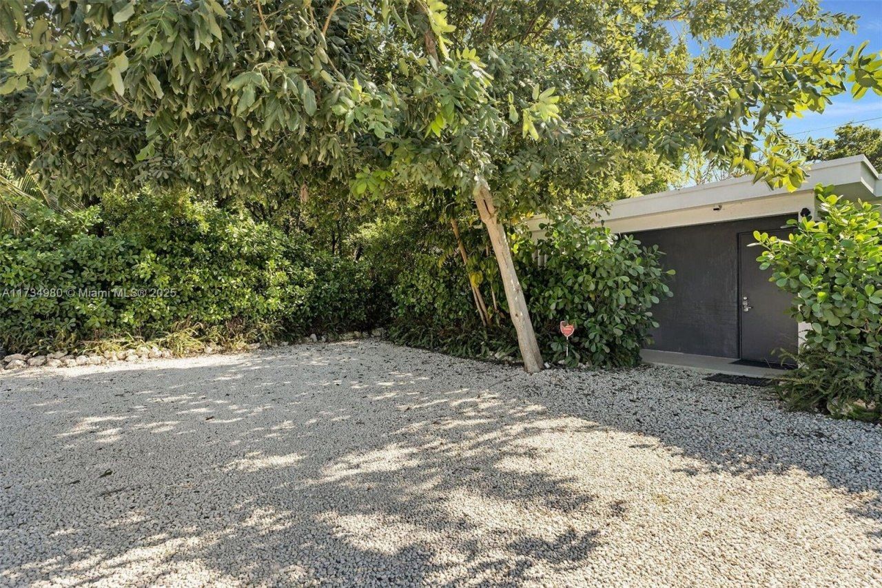 98703 Overseas Hwy, Key Largo, FL 33037 Photo