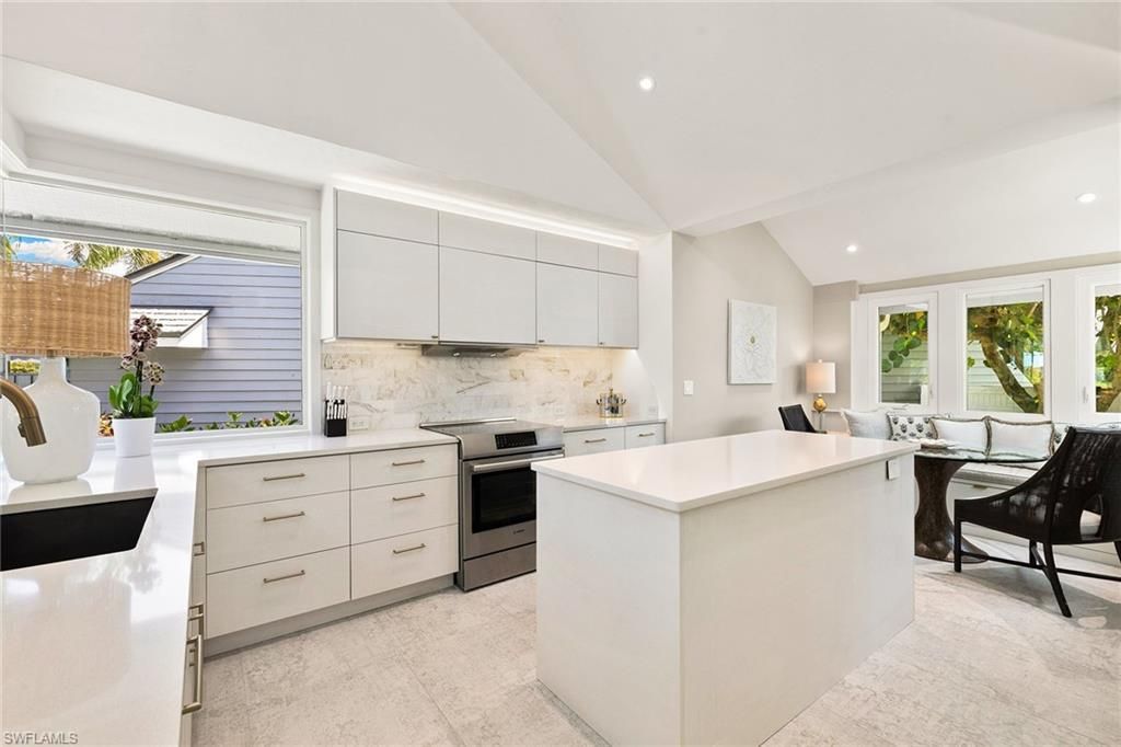 643 Bridgeway Ln, Naples, FL 34108 Photo
