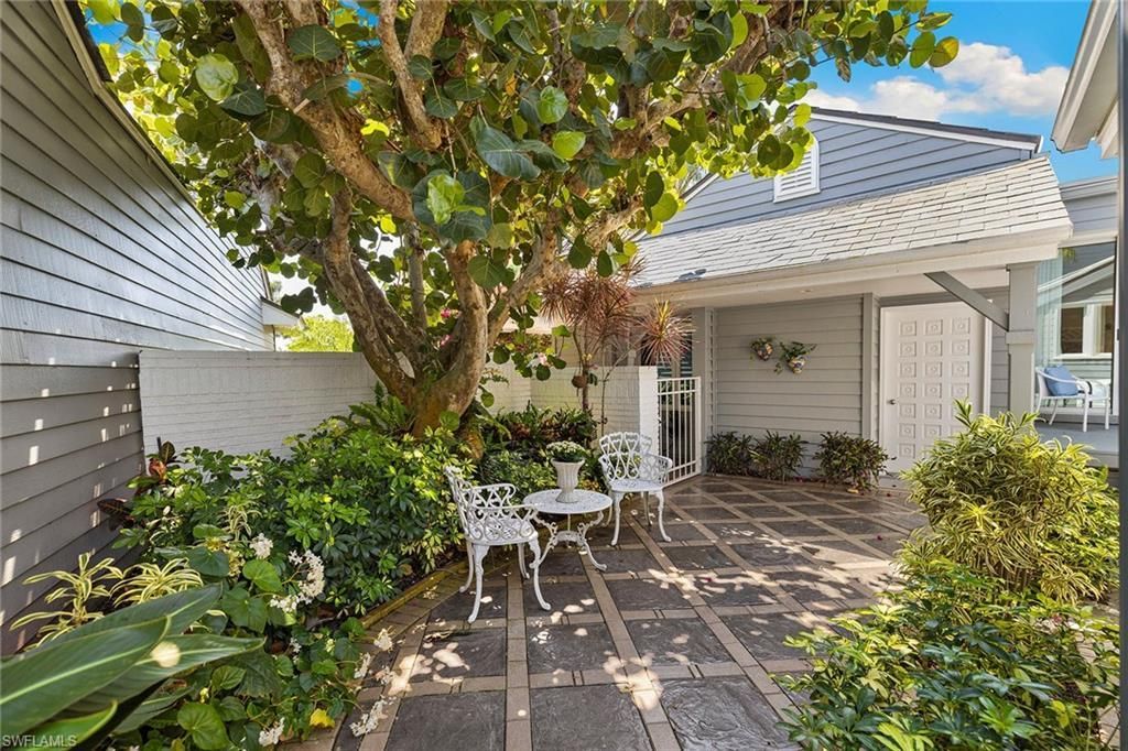 643 Bridgeway Ln, Naples, FL 34108 Photo