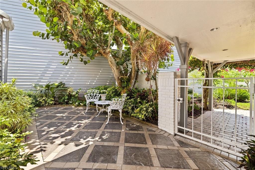 643 Bridgeway Ln, Naples, FL 34108 Photo