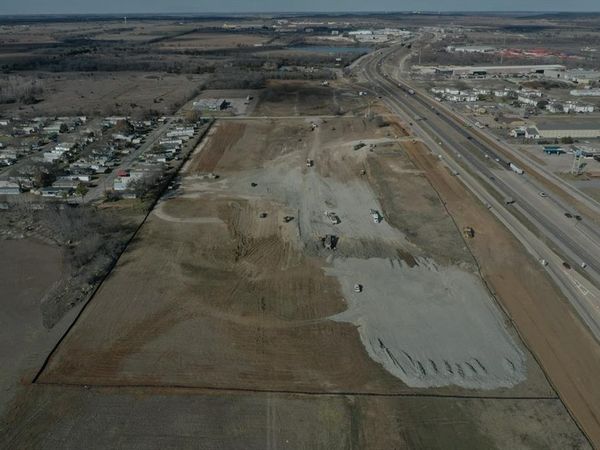 2235 N I-35 Highway, Gainesville, TX 76240