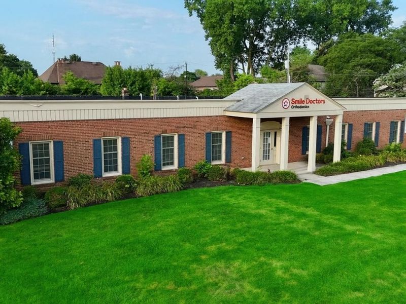 1535 Old Henderson Road, Columbus, OH 43220 Photo 1