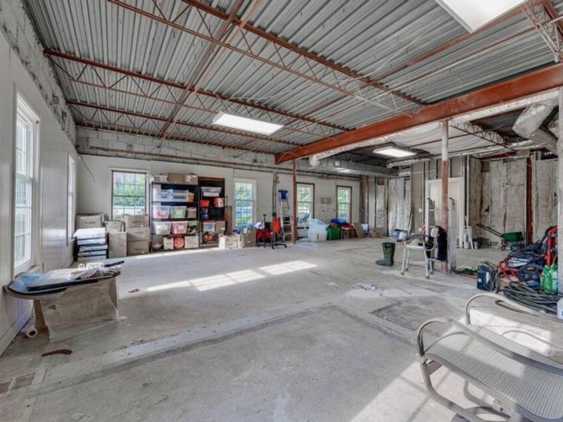 1535 Old Henderson Road, Columbus, OH 43220 Photo 6