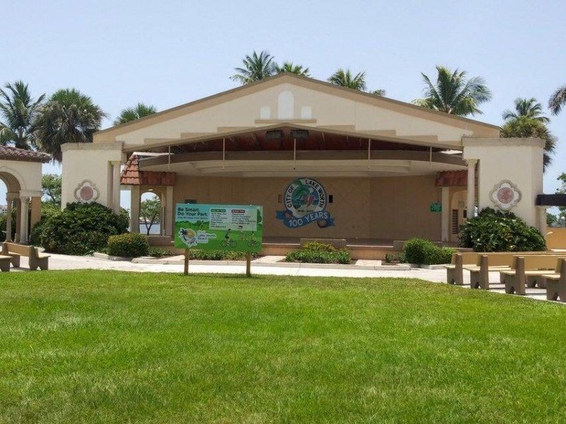 130 S Lakeside 1 Drive, Lake Worth Beach, FL 33460 Photo