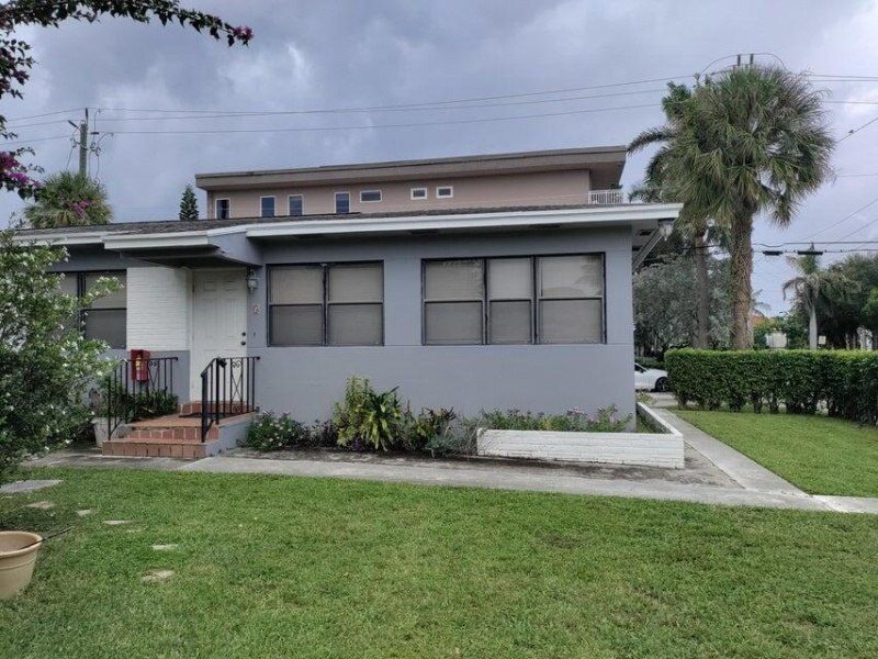 130 S Lakeside 1 Drive, Lake Worth Beach, FL 33460 Photo