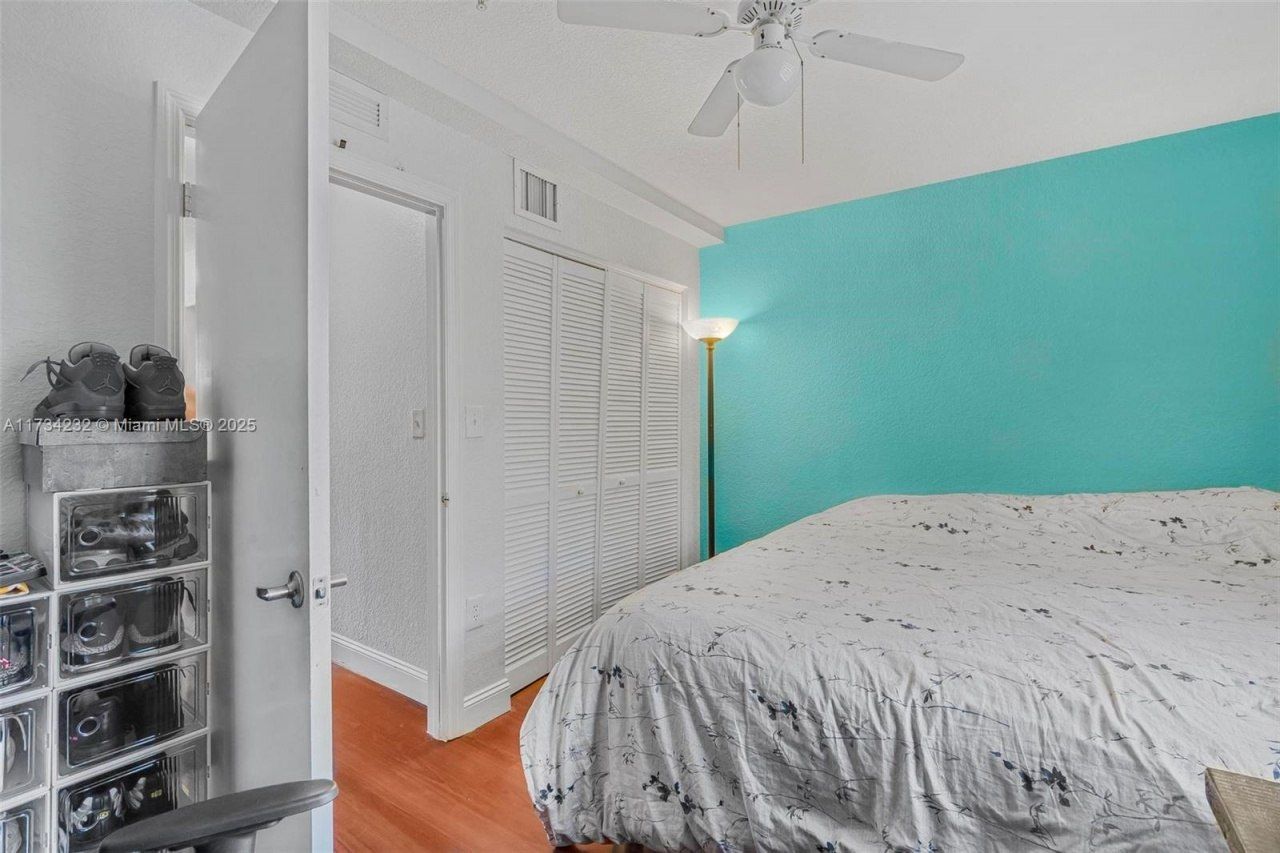 2196 NE 167th St, Unit 1-114, North Miami Beach, FL 33162 Photo