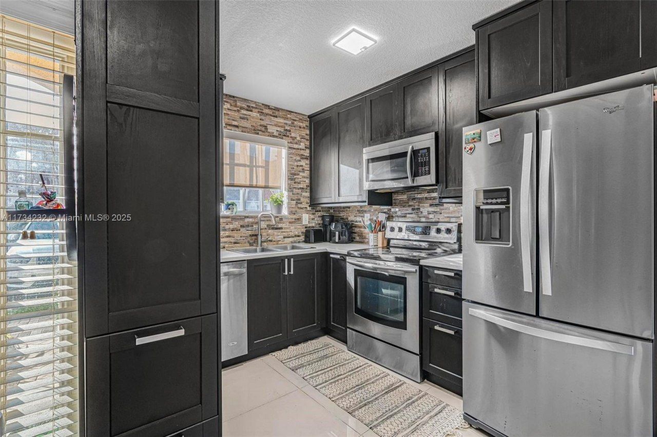 2196 NE 167th St, Unit 1-114, North Miami Beach, FL 33162 Photo