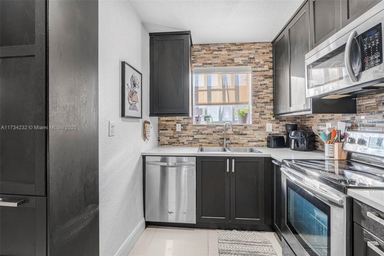 2196 NE 167th St, Unit 1-114, North Miami Beach, FL 33162 Photo