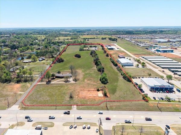 201 S Monocoupe Lane, Mustang, OK 73064