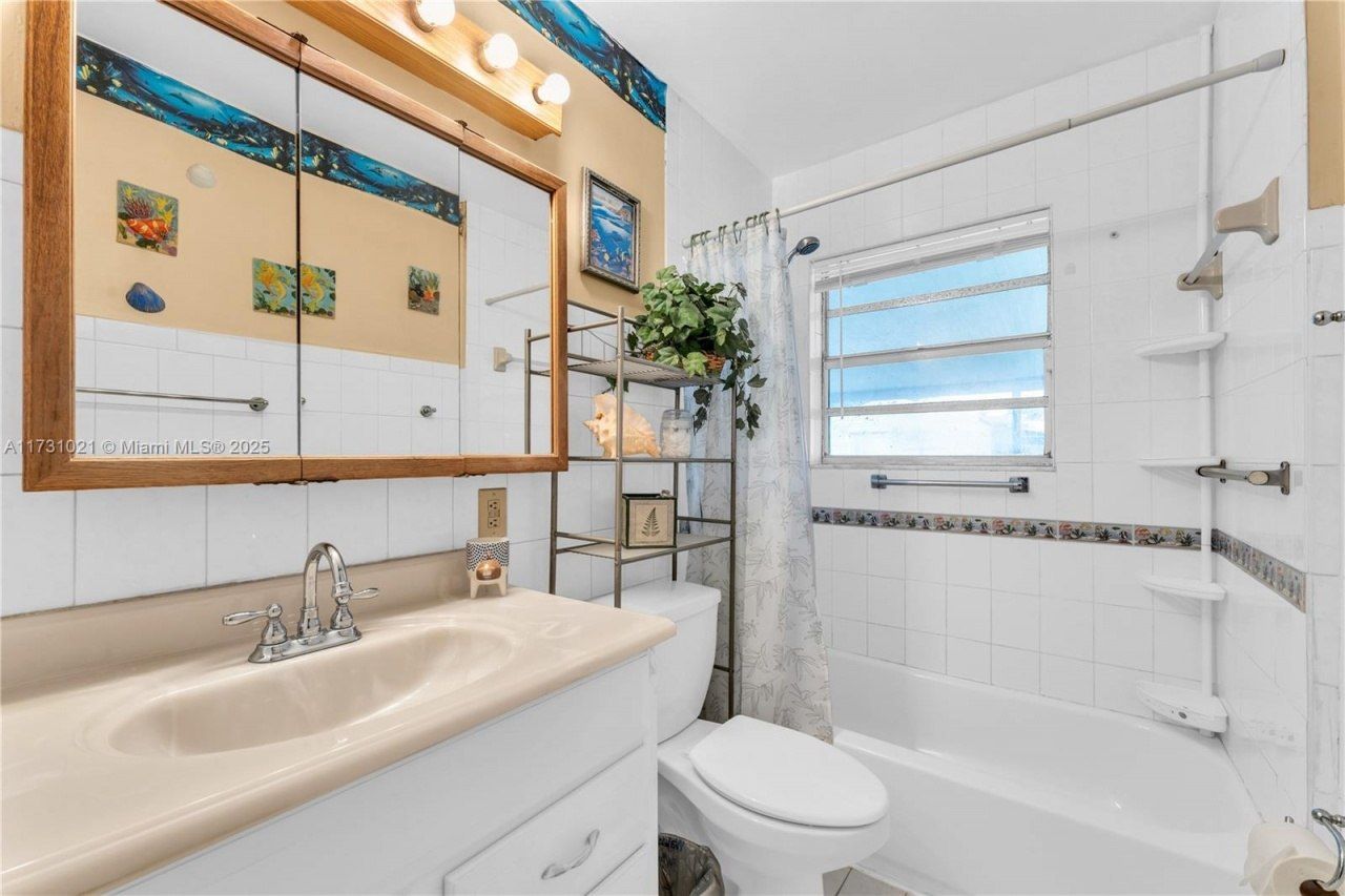 11925 SW 182nd Ter, Miami, FL 33177 Photo