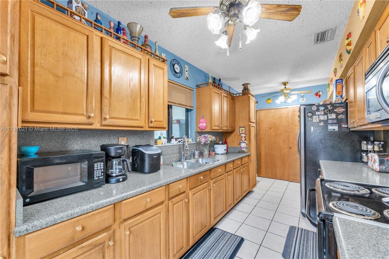 11925 SW 182nd Ter, Miami, FL 33177 Photo