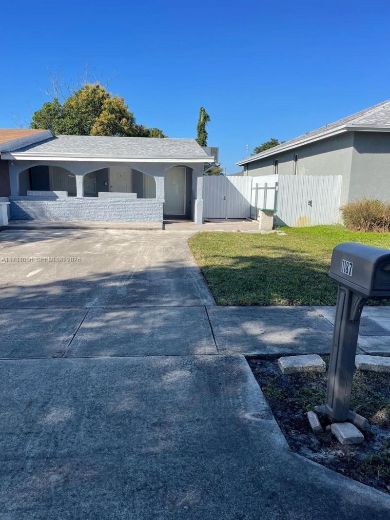 1187 NW 29th Ter, Fort Lauderdale, FL 33311 Photo
