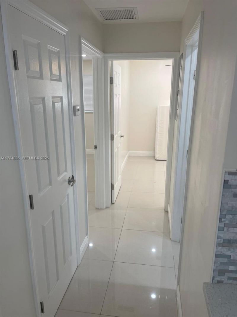 1187 NW 29th Ter, Fort Lauderdale, FL 33311 Photo