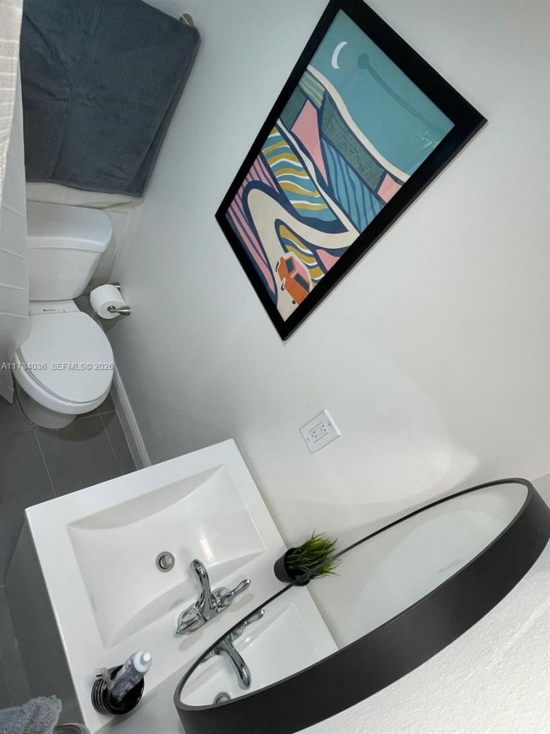 1187 NW 29th Ter, Fort Lauderdale, FL 33311 Photo