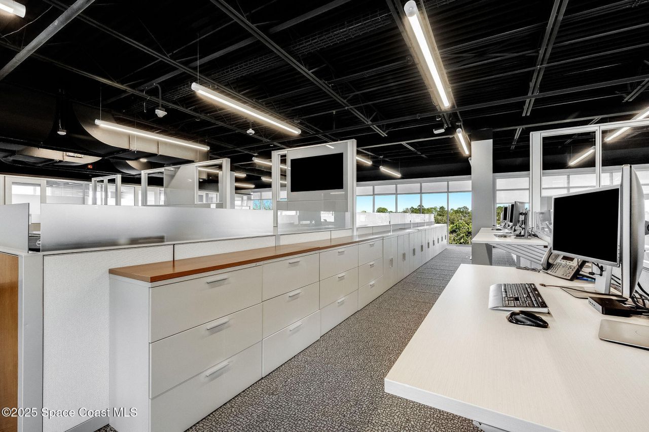 1050 Satcom Lane, Melbourne, FL 32940 Photo