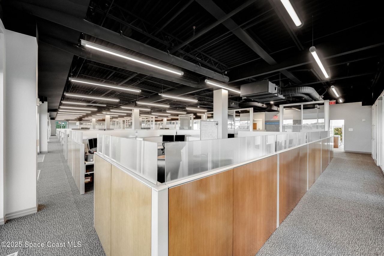 1050 Satcom Lane, Melbourne, FL 32940 Photo