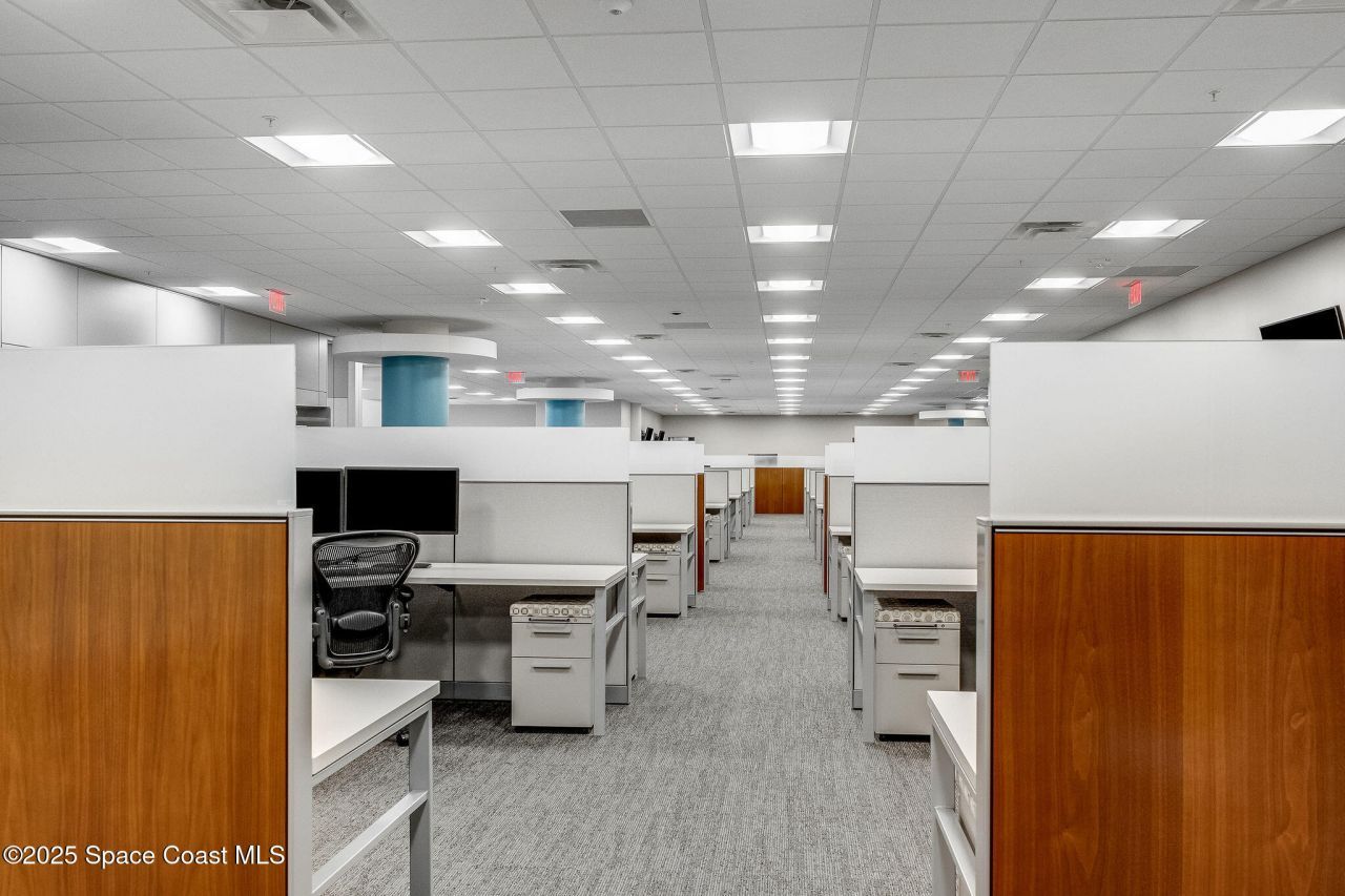 1050 Satcom Lane, Melbourne, FL 32940 Photo