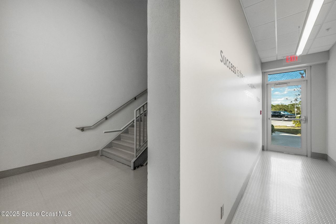 1050 Satcom Lane, Melbourne, FL 32940 Photo