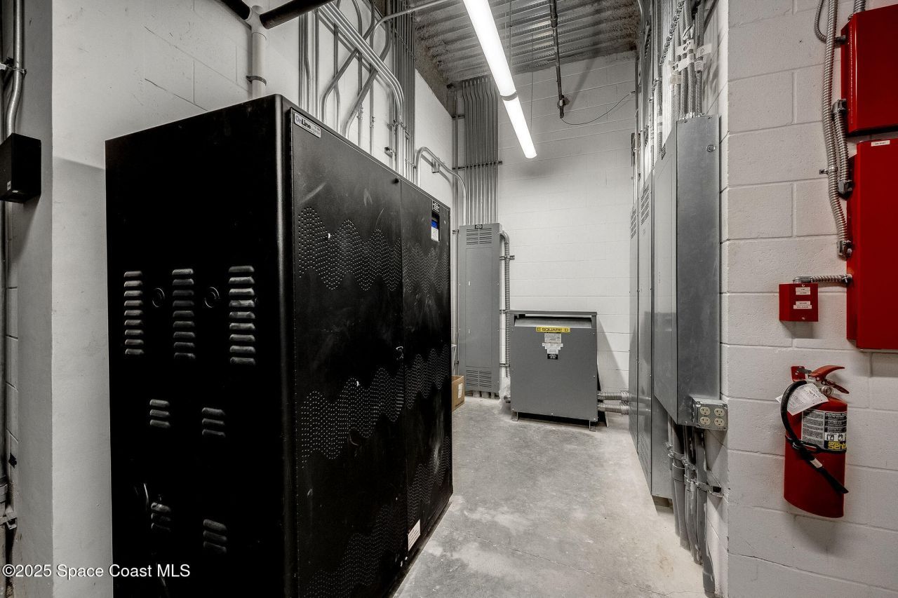 1050 Satcom Lane, Melbourne, FL 32940 Photo