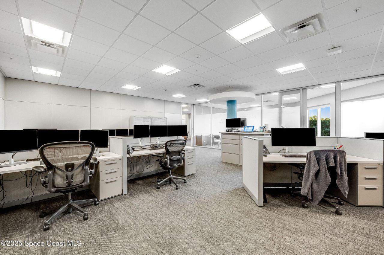 1050 Satcom Lane, Melbourne, FL 32940 Photo