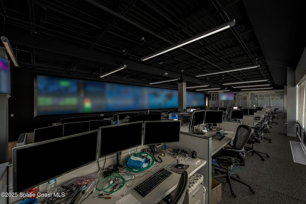 1050 Satcom Lane, Melbourne, FL 32940 Photo